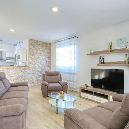 Holidayhouse Alirio With Heated Pool. ヴィラ *