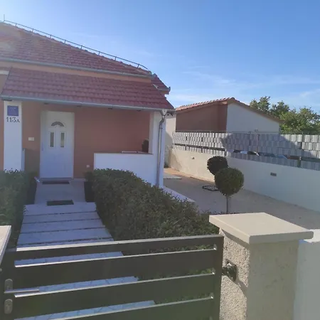 빌라 Holidayhouse Alirio With Heated Pool.