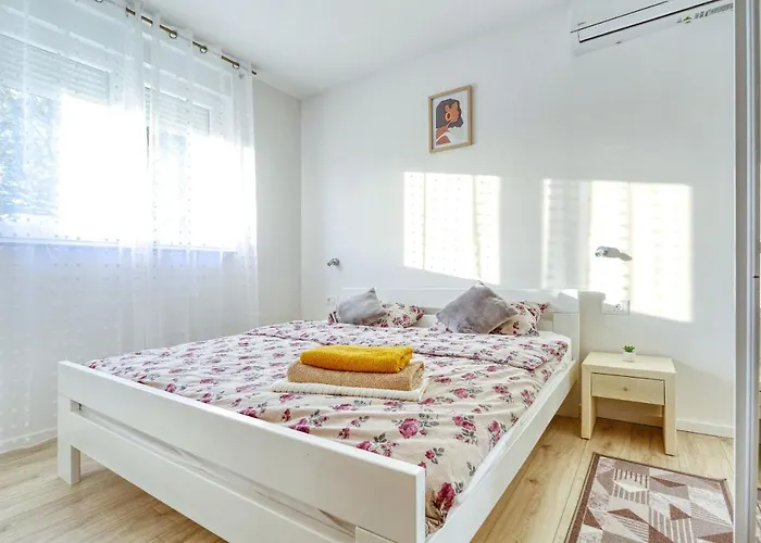 빌라 Holidayhouse Alirio With Heated Pool. *