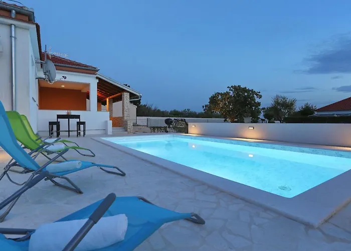 Holidayhouse Alirio With Heated Pool. 빌라 *