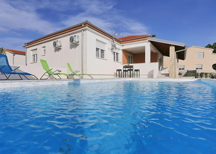Holidayhouse Alirio With Heated Pool. 빌라 *