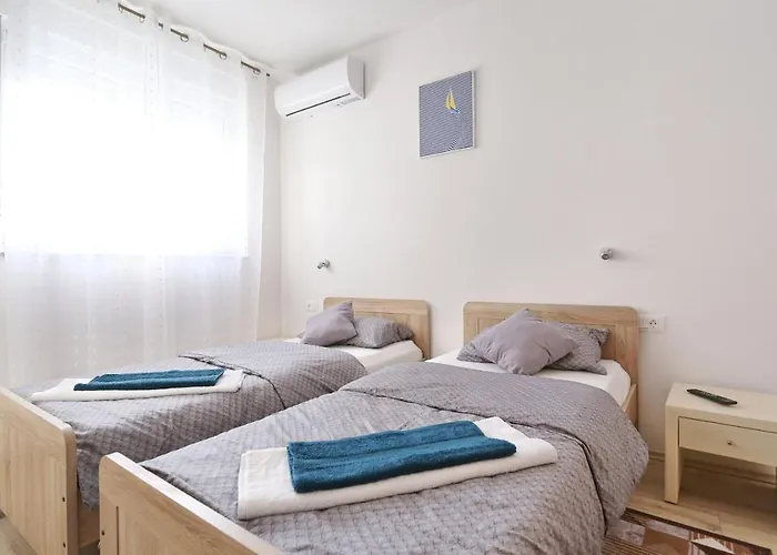 빌라 Holidayhouse Alirio With Heated Pool. *