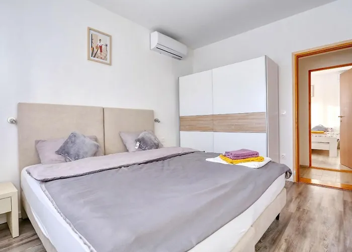 빌라 Holidayhouse Alirio With Heated Pool.