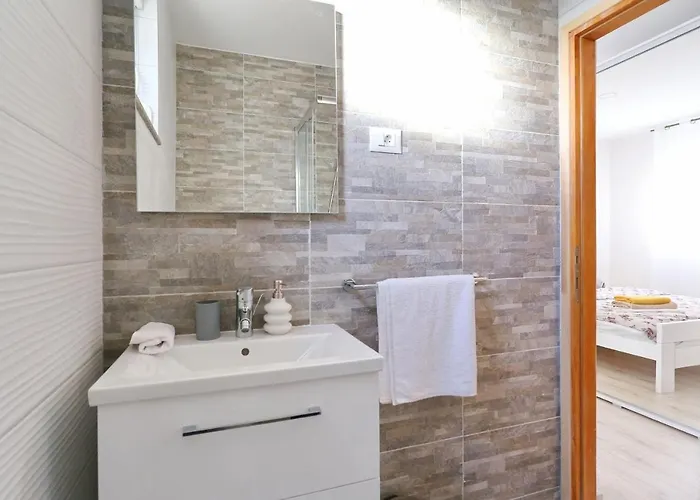 Holidayhouse Alirio With Heated Pool.