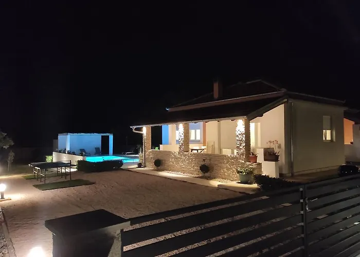 Holidayhouse Alirio With Heated Pool.