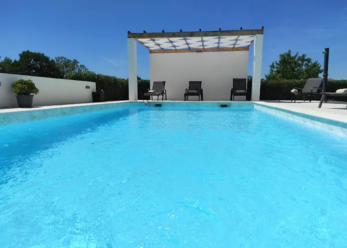 Holidayhouse Alirio With Heated Pool.