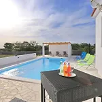 Holidayhouse Alirio With Heated Pool. * Vrsi