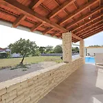 Holidayhouse Alirio With Heated Pool. Vila