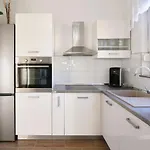 Holidayhouse Alirio With Heated Pool. Vila Vrsi