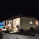 Vila Holidayhouse Alirio With Heated Pool.