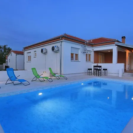 Villa Holidayhouse Alirio With Heated Pool. Vrsi