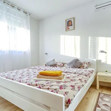 Villa Holidayhouse Alirio With Heated Pool. *