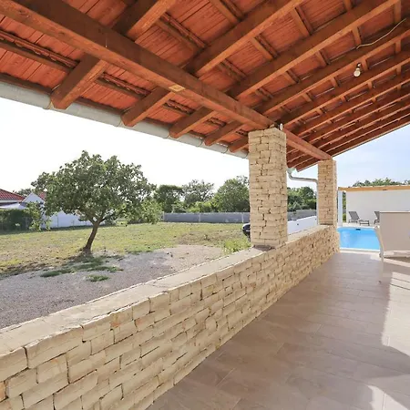Holidayhouse Alirio With Heated Pool. Villa