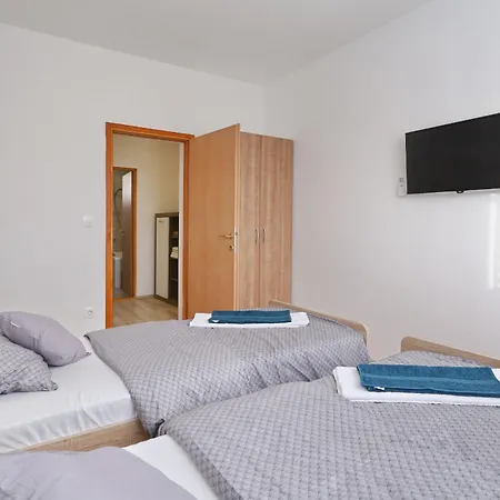 Holidayhouse Alirio With Heated Pool. Villa *