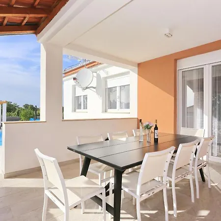 Villa Holidayhouse Alirio With Heated Pool.