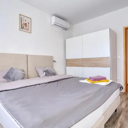 Villa Holidayhouse Alirio With Heated Pool.