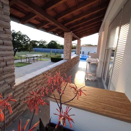 Holidayhouse Alirio With Heated Pool. Villa Vrsi