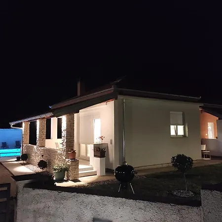 Villa Holidayhouse Alirio With Heated Pool.