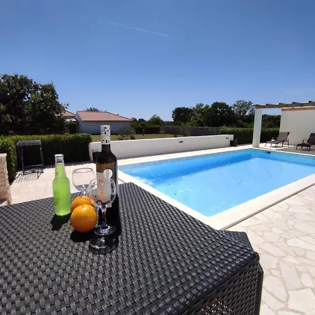 Holidayhouse Alirio With Heated Pool. *
