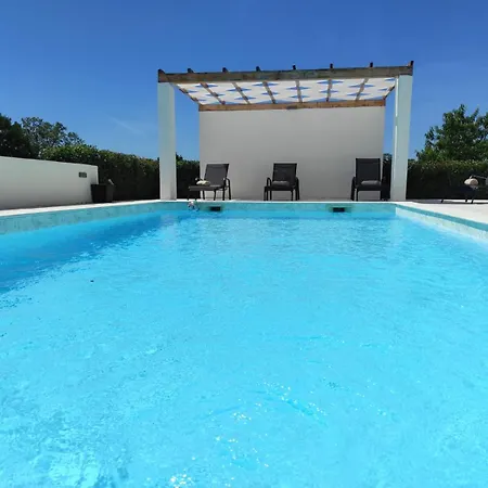 Holidayhouse Alirio With Heated Pool.