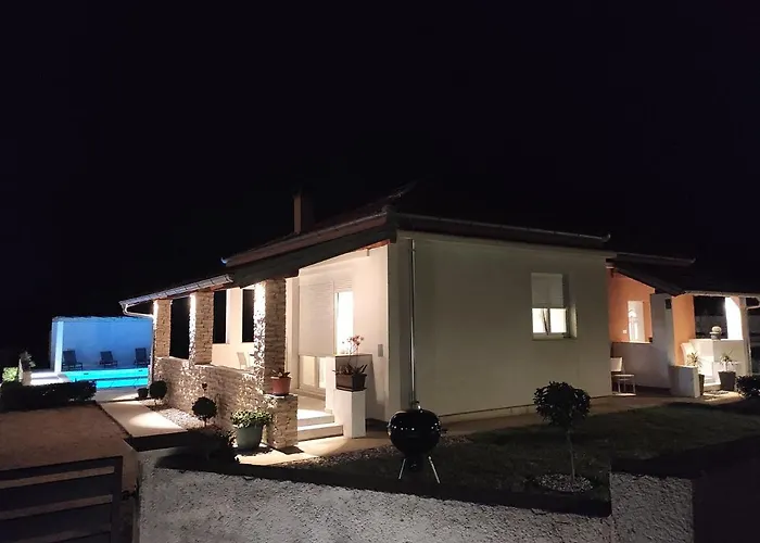 빌라 Holidayhouse Alirio With Heated Pool.